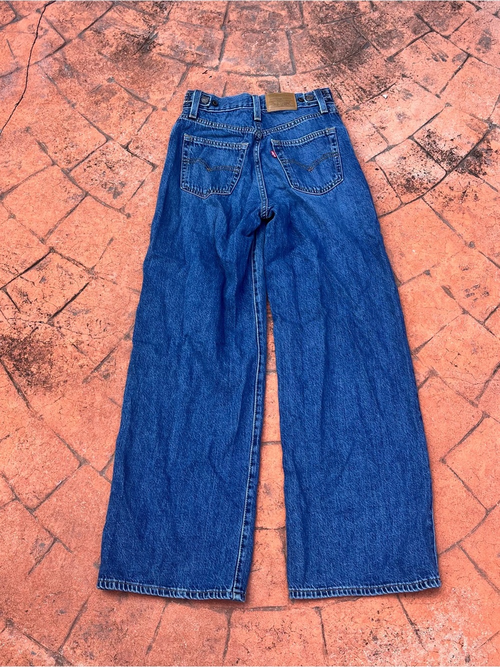 Levi’s Denim Premium Blue Women’s Big E Cinch Waist Wide Leg Jeans Size 23x29 - Picture 6 of 10